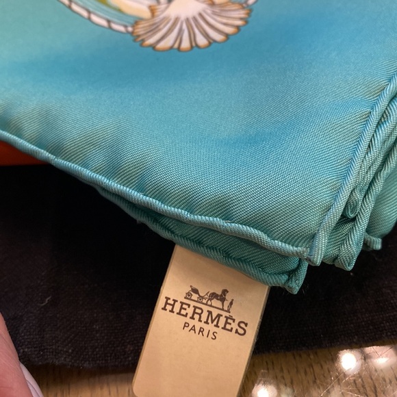 Celadon Hermes Scarf - Picture 2 of 8